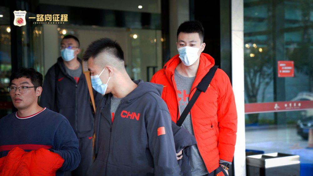下半场巴埃斯推射扳平比分，麦肯尼凌空抽射打在横梁上随后助攻弗拉霍维奇头球反超比分，最终尤文客场2-1弗洛西诺内仍居第二。